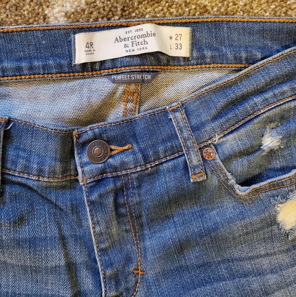 Abercrombie & Fitch Erin Destroyed Skinny Jeans - Picture 5 of 7